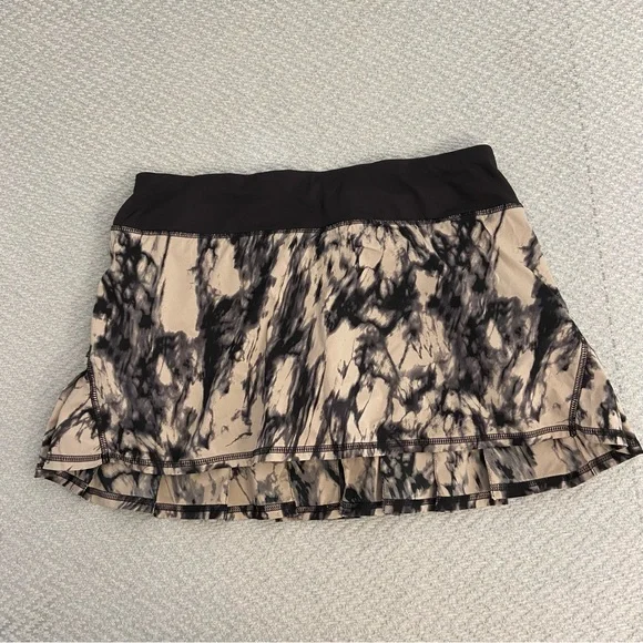 Lululemon Run: Pace Setter Skirt Size 6 - Picture 1 of 8